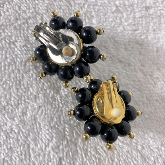 Vintage Handmade Black & Gold Beads Cluster Clip On Earrings - Picture 2 of 7